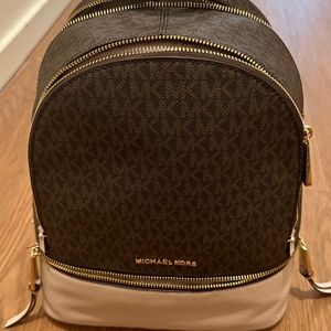BNWT Michael Kors, medium backpack, purse